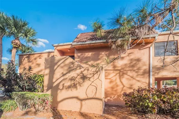 5880 WINDHOVER DR, Orlando, FL 32819