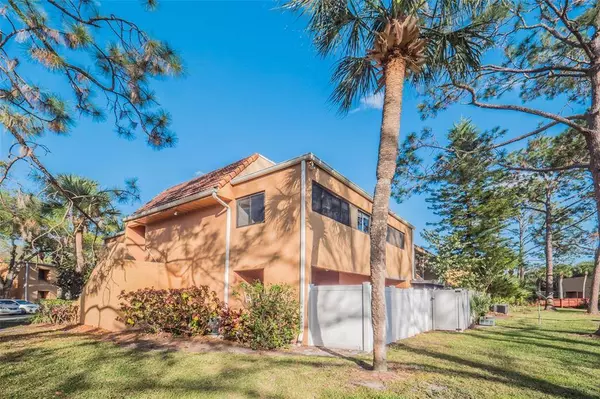 5880 WINDHOVER DR, Orlando, FL 32819