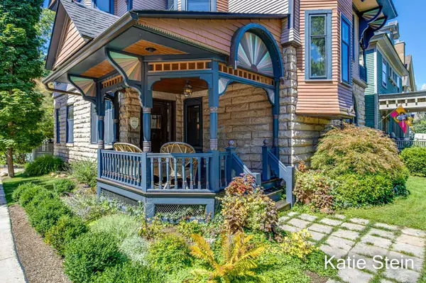 583 Madison SE Avenue, Grand Rapids, MI 49503