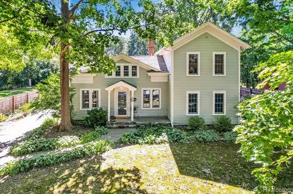 315 E WASHINGTON Street, Howell, MI 48843