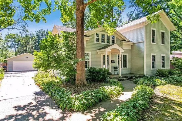 315 E WASHINGTON Street, Howell, MI 48843