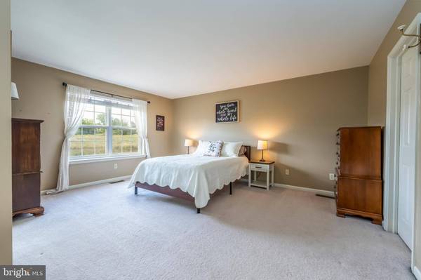 801 CARRINGTON DR, Red Hill, PA 18076