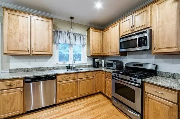 181 Chestnut St #6, Foxboro, MA 02035