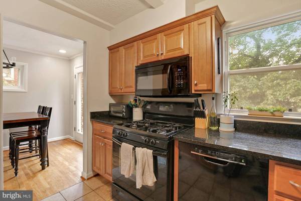 6812 BEACON PL, Riverdale, MD 20737