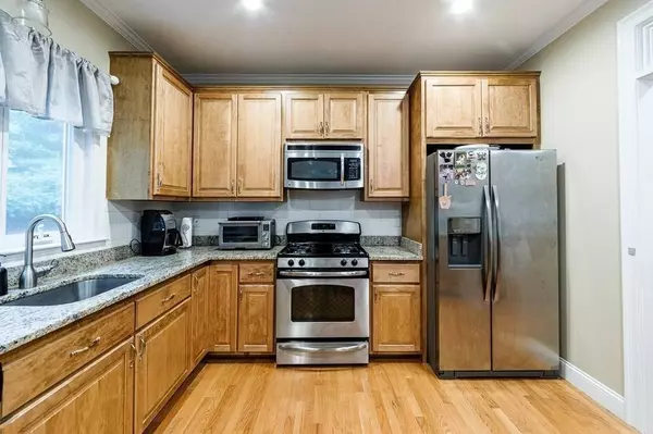 181 Chestnut St #6, Foxboro, MA 02035