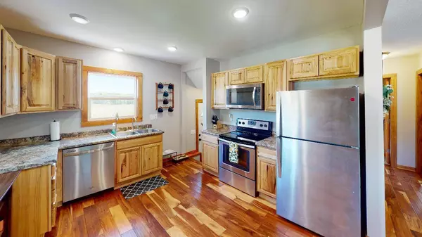 9452 County 105 RD NW, Pine Island, MN 55963