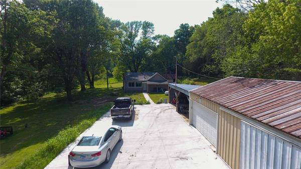 15275 Shipman RD, Carlinville, IL 62626