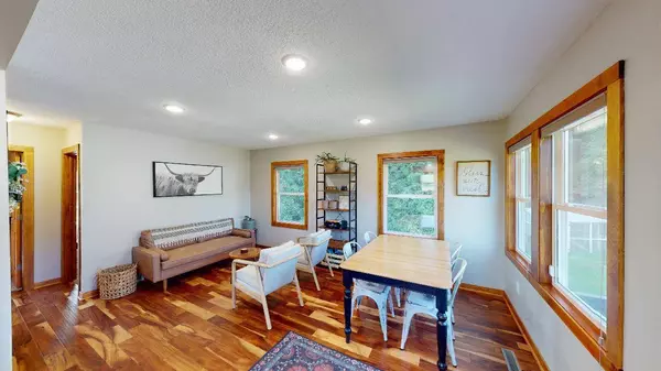 9452 County 105 RD NW, Pine Island, MN 55963