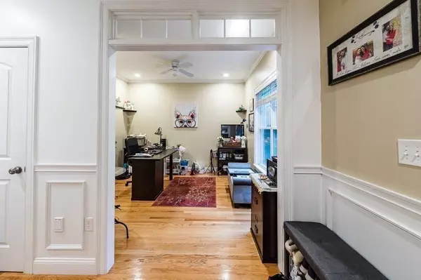 181 Chestnut St #6, Foxboro, MA 02035