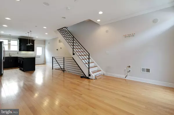 1325 S CLEVELAND ST, Philadelphia, PA 19146