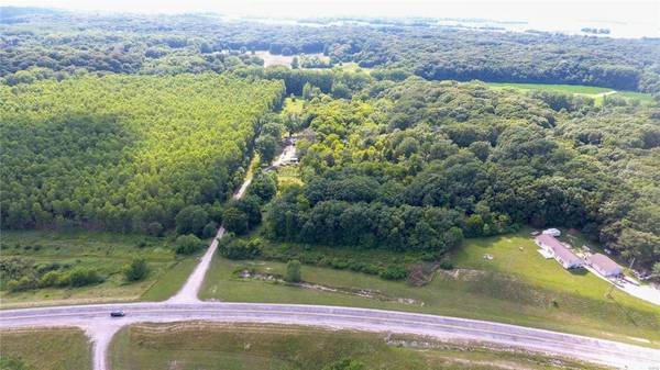 15275 Shipman RD, Carlinville, IL 62626