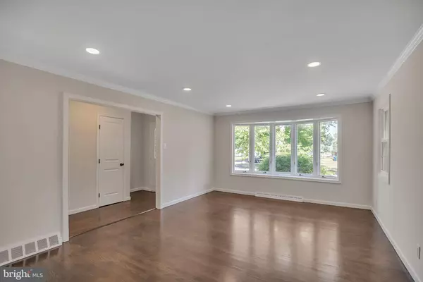 220 SHEFFIELD RD, Cherry Hill, NJ 08034