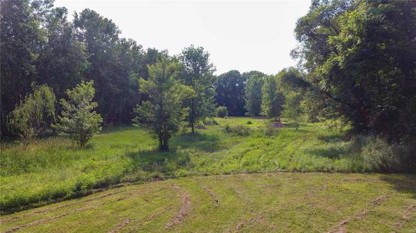15275 Shipman RD, Carlinville, IL 62626