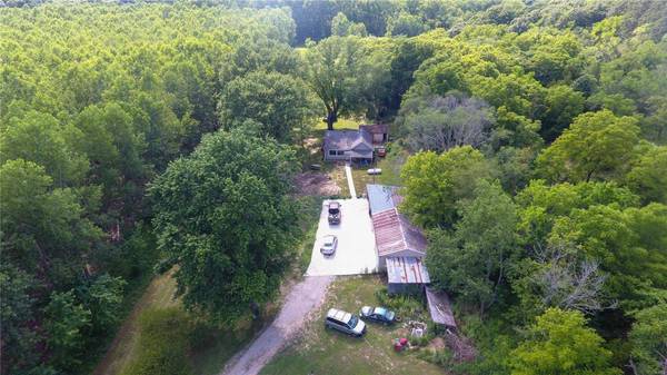 15275 Shipman RD, Carlinville, IL 62626