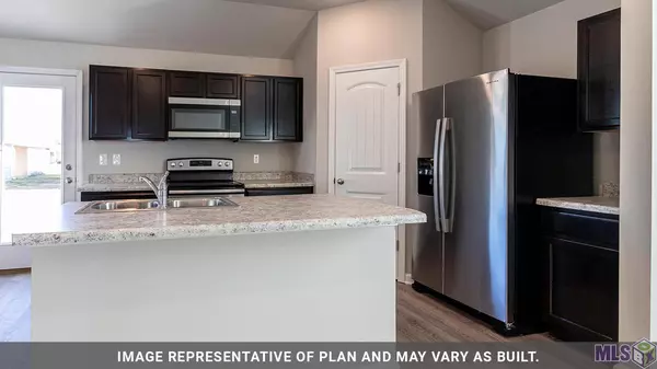 917 N MICHIGAN AVE, Port Allen, LA 70764