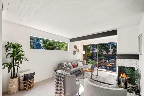 10905 NE 35th PL #20-2, Bellevue, WA 98004