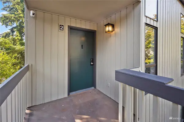 10905 NE 35th PL #20-2, Bellevue, WA 98004