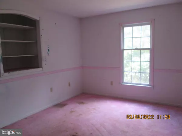 10473 HEDGESVILLE RD, Hedgesville, WV 25427