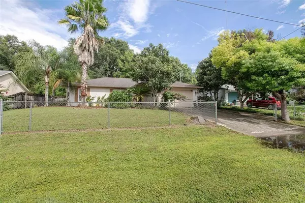 433 LANCASTER AVE, Orange City, FL 32763