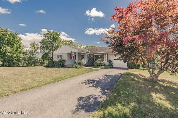 11 Deal Place, Amsterdam, NY 12010, Amsterdam, NY 12010