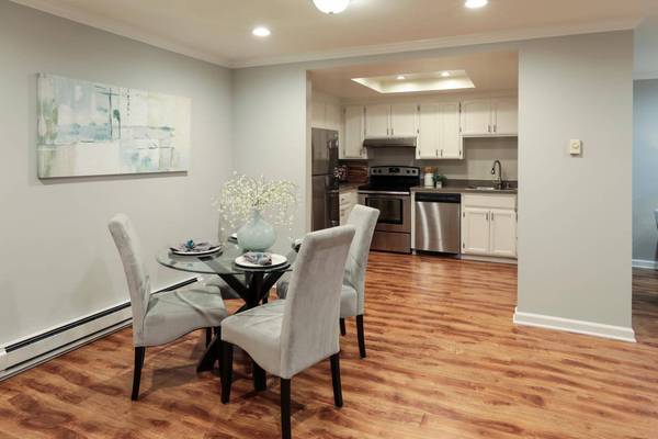 1033 Crestview DR 105, Mountain View, CA 94040