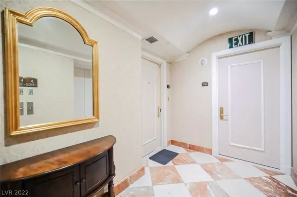 2877 Paradise Road #2104, Las Vegas, NV 89109