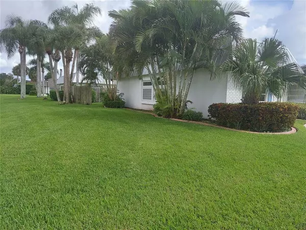 6595 GREEN VALLEY DR, Largo, FL 33777