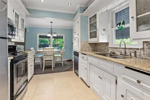 110 S Binkley Street, Sherman, TX 75092