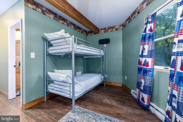 255 VALLEY VIEW RD, Basye, VA 22810