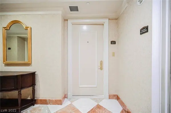 2877 Paradise Road #2104, Las Vegas, NV 89109