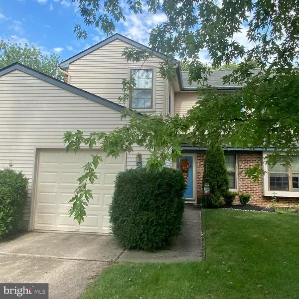 2 E OLEANDER DR, Mount Laurel, NJ 08054