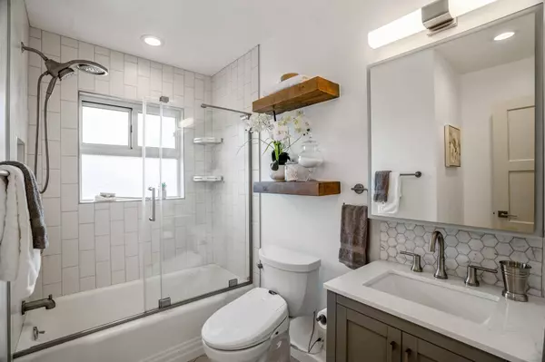 4880 Yucca #B, Los Alamos, NM 87544