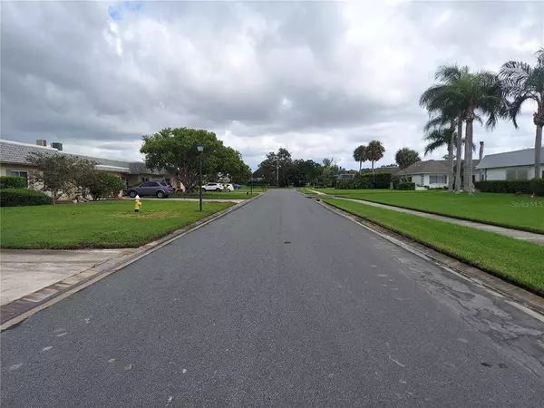 6595 GREEN VALLEY DR, Largo, FL 33777