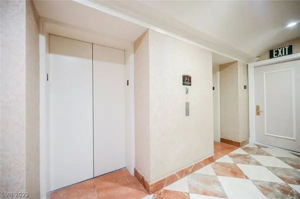 2877 Paradise Road #2104, Las Vegas, NV 89109