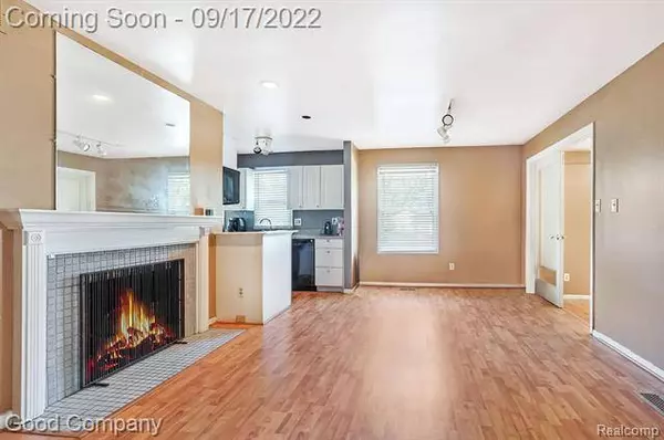 27754 RED LEAF Lane, Southfield, MI 48076