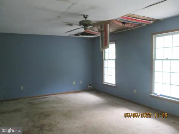 10473 HEDGESVILLE RD, Hedgesville, WV 25427