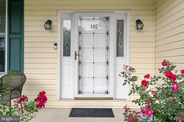 102 SUNSET CIR, Cross Junction, VA 22625