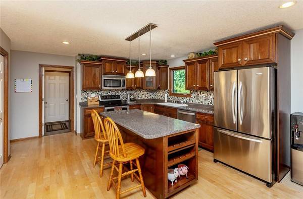 201 Ridgewood Drive, Huxley, IA 50124