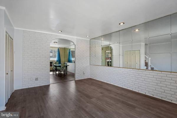 7502 RUGBY ST, Philadelphia, PA 19150