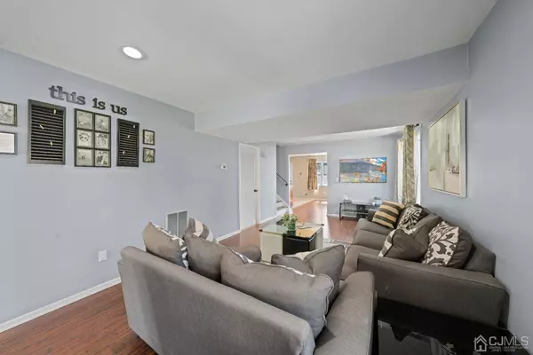 1015 Pitt ST, South Plainfield, NJ 07080