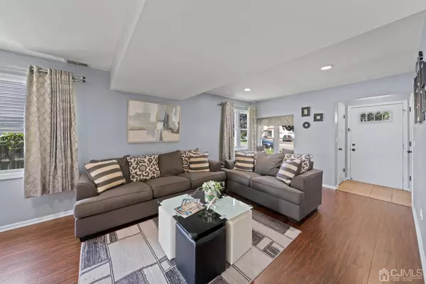 1015 Pitt ST, South Plainfield, NJ 07080