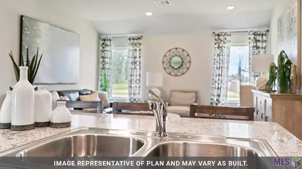 672 N 10TH ST, Port Allen, LA 70764