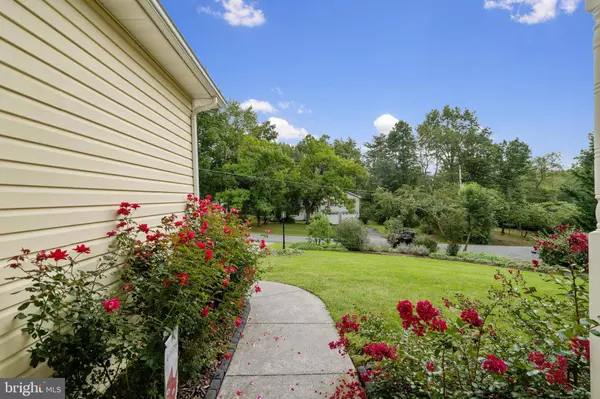 102 SUNSET CIR, Cross Junction, VA 22625