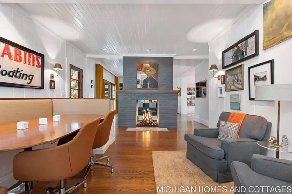 703 Pleasant Street, Saugatuck, MI 49453