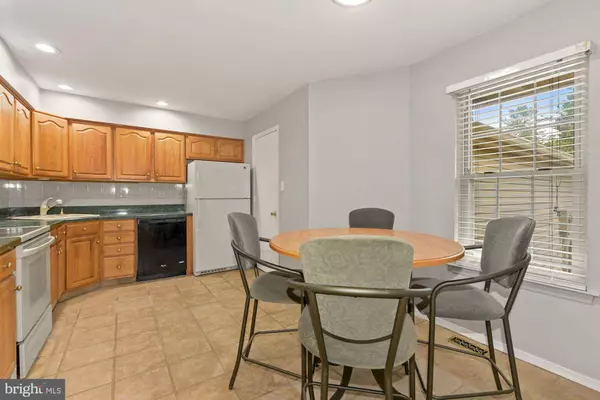 89 FARNWOOD RD, Mount Laurel, NJ 08054