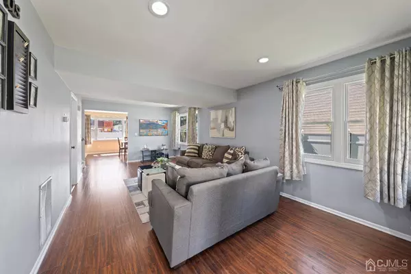 1015 Pitt ST, South Plainfield, NJ 07080