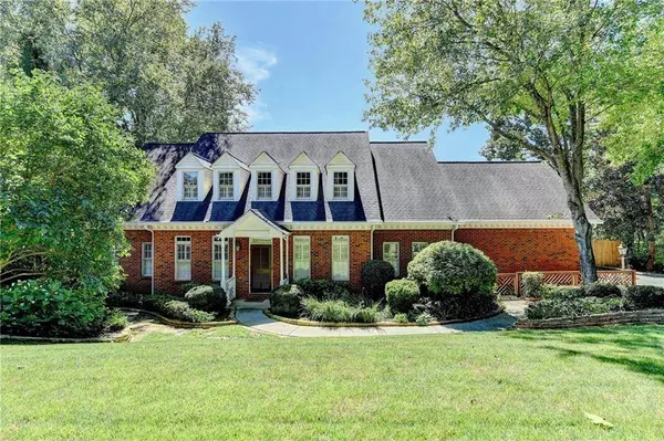 4070 Runnymede DR SW, Lilburn, GA 30047