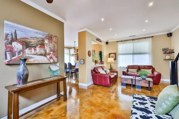 9490 Compass Point DR S #3, San Diego, CA 92126