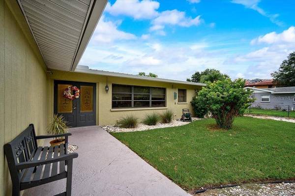 1605 ROBBINS RD, Nokomis, FL 34275