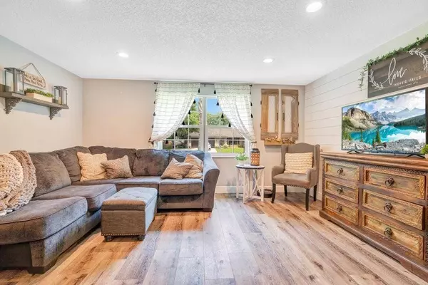 325 COLOMBA RD, Debary, FL 32713